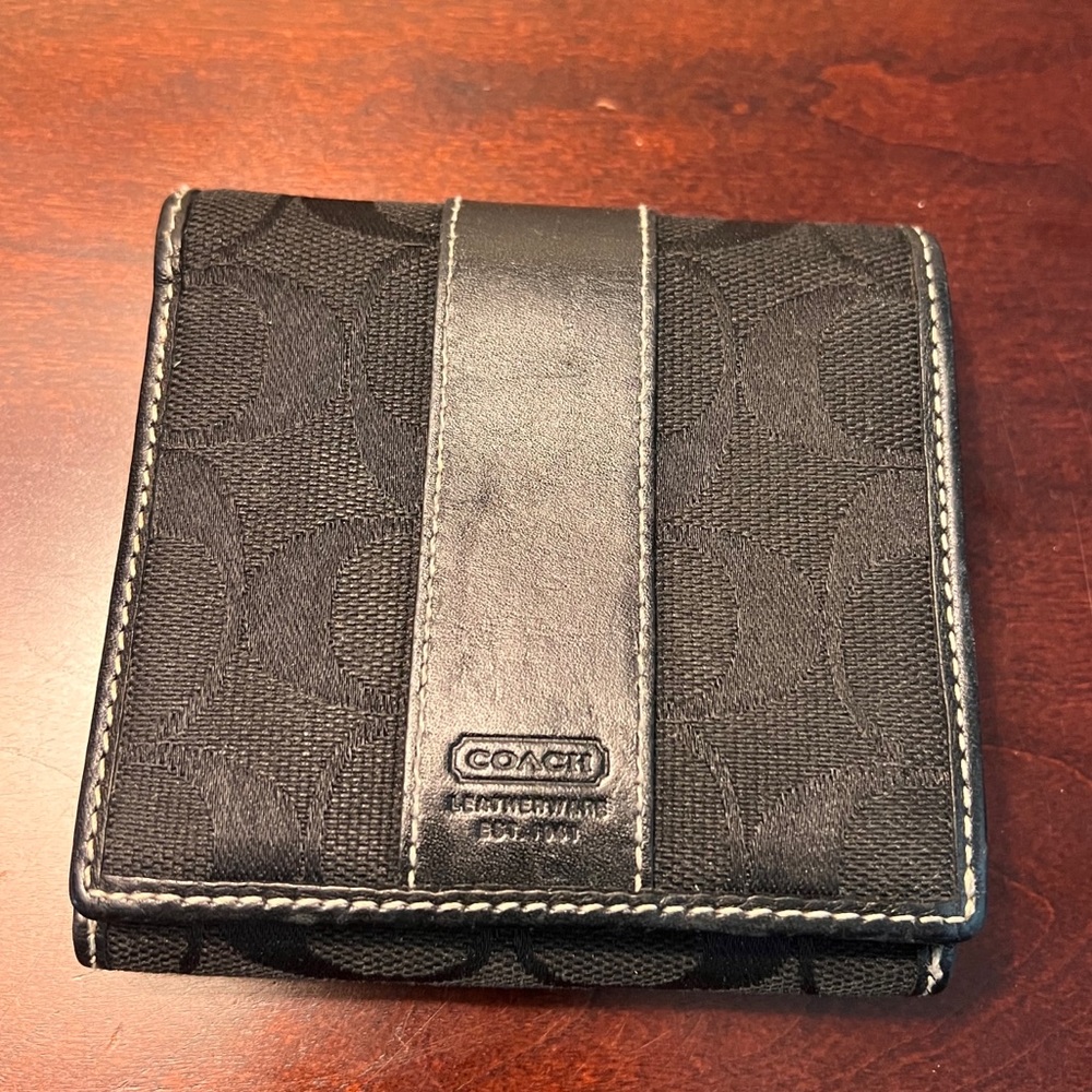 Women’s Signature Coach Bifold